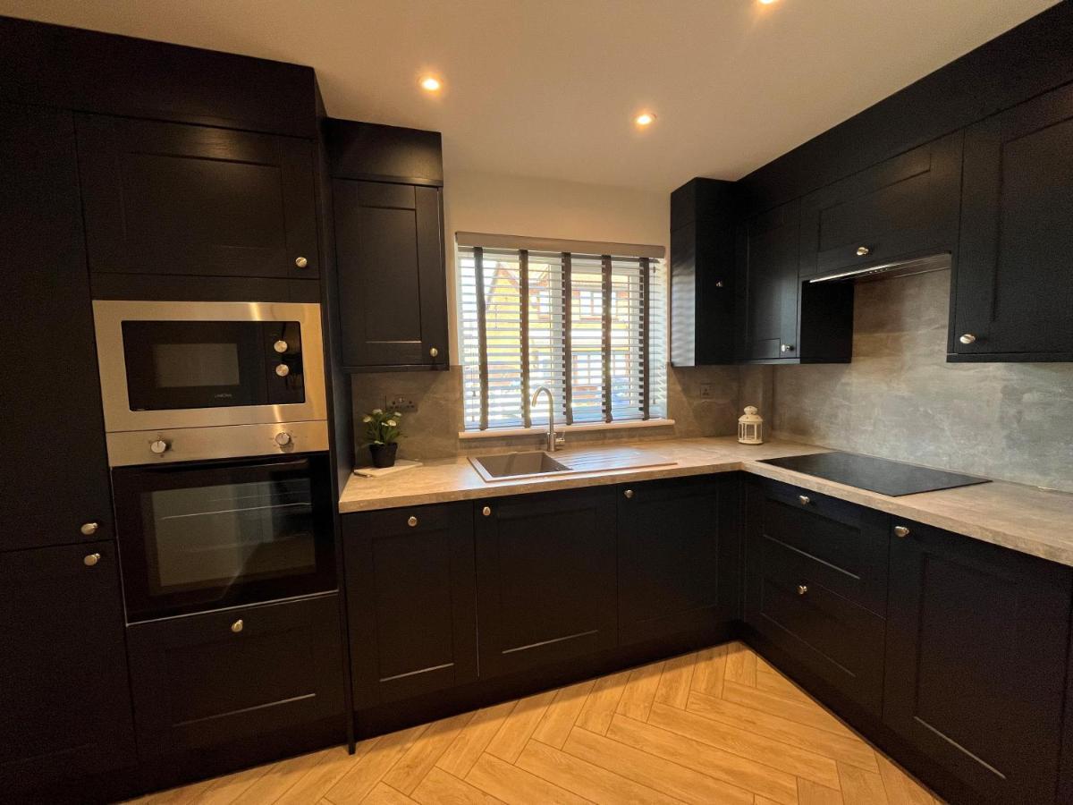 Contemporary 1 Bedroom Apartment Normanton  Eksteriør billede