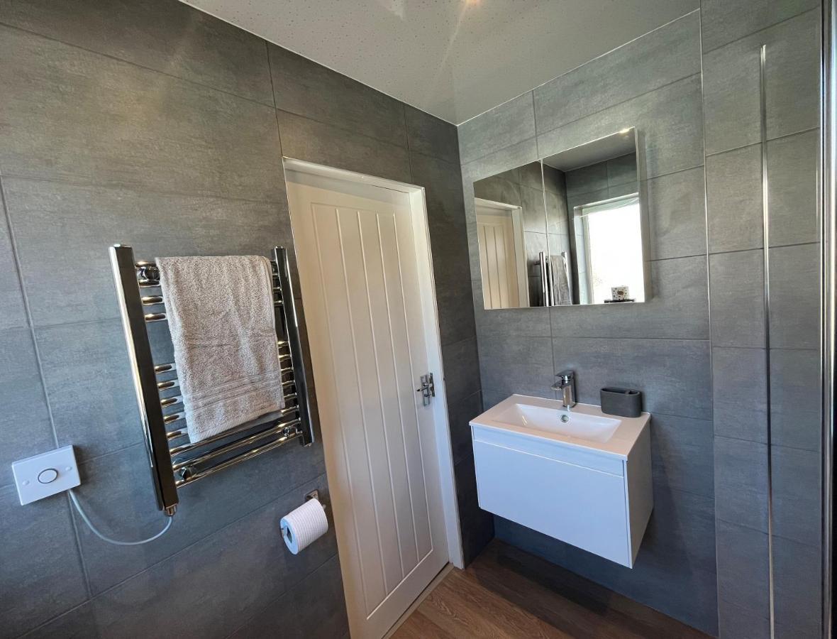 Contemporary 1 Bedroom Apartment Normanton  Eksteriør billede